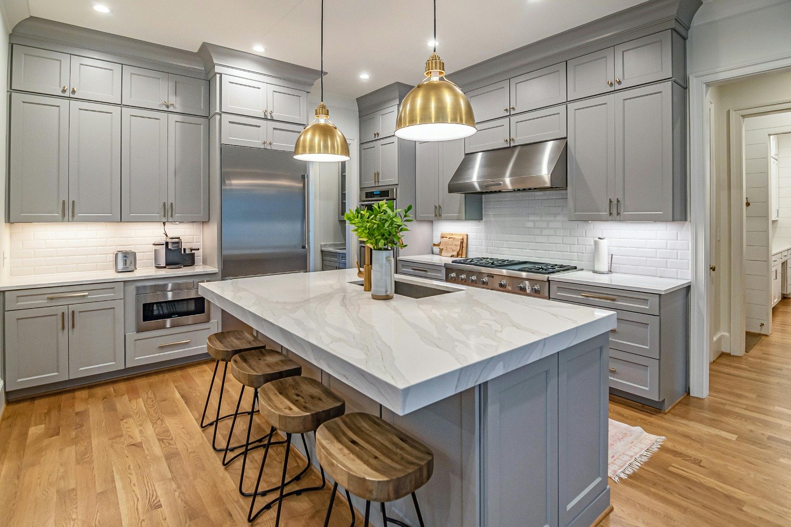 Shaker Style Kitchen Cabinets and Their Popularity in Today’s Homes